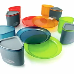 Vaisselle GSI Infinity 4 Person Compact Tableset- Multicolor